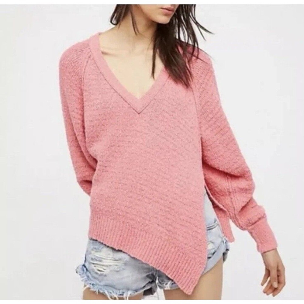 Free People Pink Oversized Asymmetrical V-Neck Knit Sweater Women’s Size XS